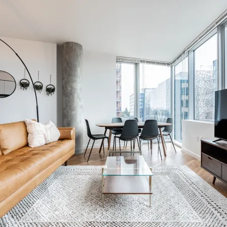 2BR | Pool, Gym, Rooftop | Bellevue | Sophari A