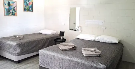 Burdekin Motor Inn Отели в г. Эр