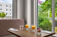 Hilton Garden Inn Ames - bar