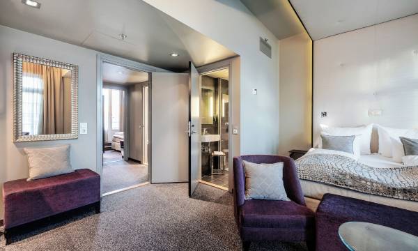 Home Hotel Folketeateret