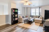 寬敞的休斯頓家，帶有私人庭院和火坑！