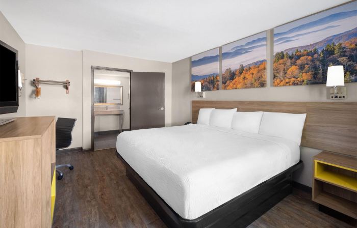 Days Inn by Wyndham College Park Airport Best Road