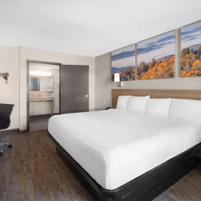 Days Inn by Wyndham College Park Airport Best Road Hotels near ATL SkyTrain – GICC Gateway Station