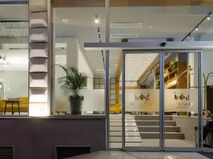 Hotel Monarch
