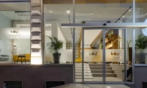 Hotel Monarch