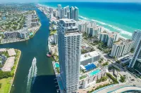 2BR Ocean Penthouse: Private Terrace & Hot Tub