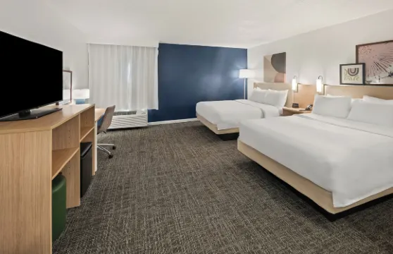 希爾頓斯帕克沃爾多夫