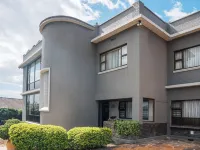 Harewood Lodge Hotels near Nahoon Beach