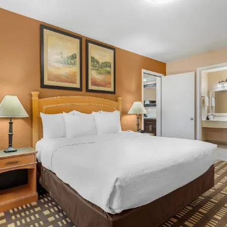 Quality Inn & Suites Plano East - Richardson