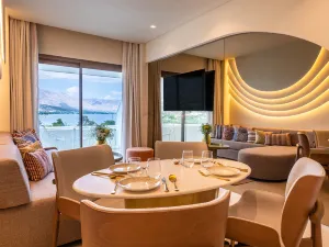 ถ้ำน้ำแสนวิเศษไอสล่า บราวน์ คอรินเทีย รีสอร์ทและสปา คูริโอ คอลเลคชั่น ฮิลตัน