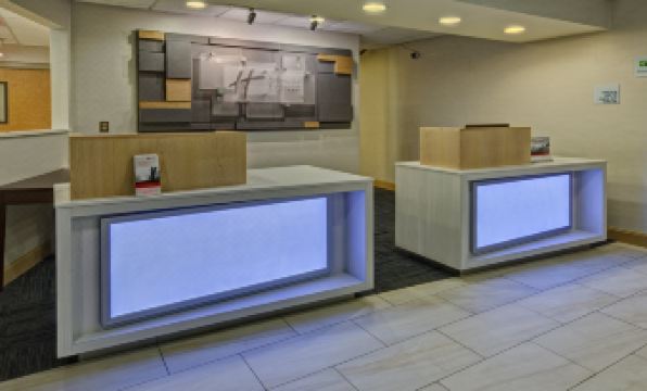 Holiday Inn Express & Suites LONDON by IHG