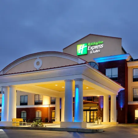 Holiday Inn Express & Suites Andalusia by IHG