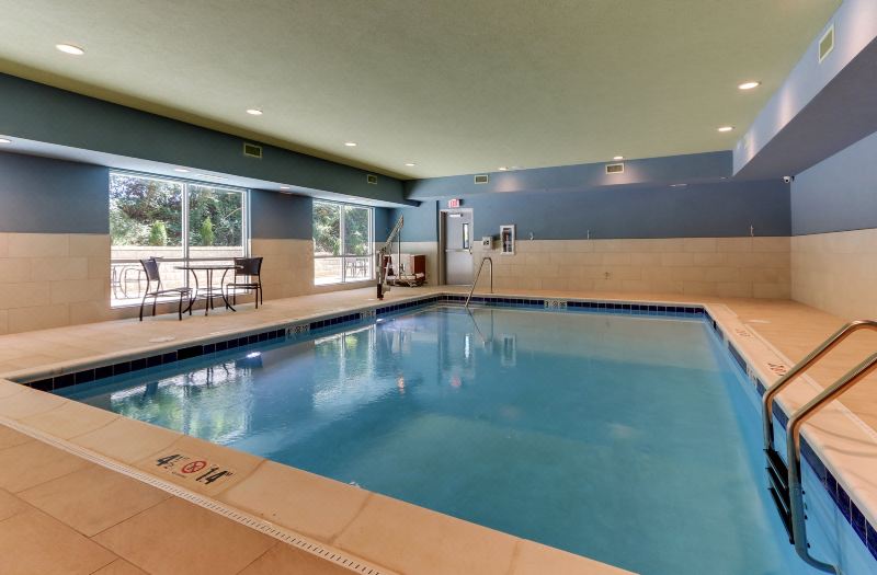 Holiday Inn Express & Suites Roanoke – Civic Center by IHG photo 3