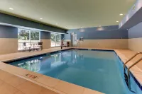 Holiday Inn Express & Suites ROANOKE – CIVIC CENTER by IHG - Pools