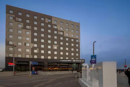 Wyndham Grand Costa Del Sol Lima Airport Отели рядом с Аэропорт Хорхе Чавес