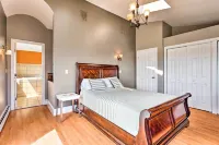 Coastal Abode w/ Beach Views, Walk to Beach & Bars - balcony