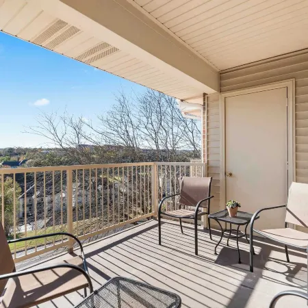 Great Escape II - Resort Style 2 Bdr Condo on Golf Course w/ Pool!