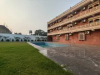 Hotel Rajwada Palace - Pools