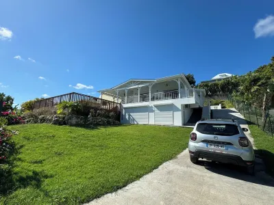 Belle Villa Neuve à Sainte Anne Hotels in 