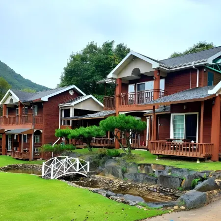 Gangchon Palace Pension Отели рядом с достопримечательностью «Храм Сынчхонса»