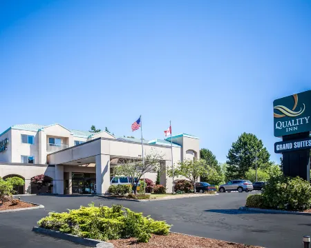 Quality Inn Grand Suites Bellingham Отели рядом с достопримечательностью «Колледж Уотком Коммьюнити»