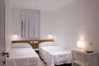 Hostal Nova Barcelona - บริการรถรับส่ง