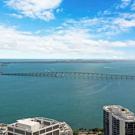 2-Story Brickell Penthouse Free Parking
