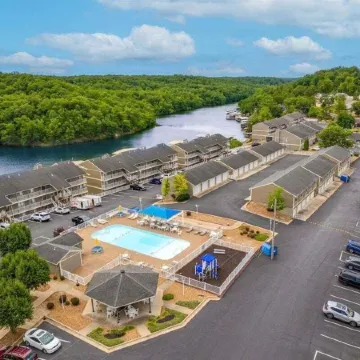 Lazydays Pet-friendly Condo w/ Pool & Slip at 3M