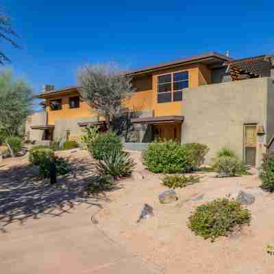 Hilton Grand Vacations Club Palm Desert Hotel Exterior