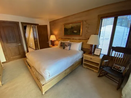 Snow Creek 1551 - Ski-in/ski-out + Pool & Hot Tub - 3-Star