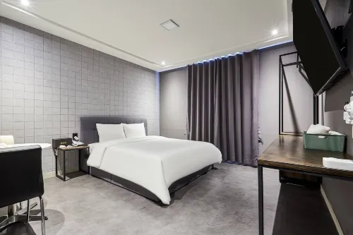 Hwaseong Hotel AM - 2-Star