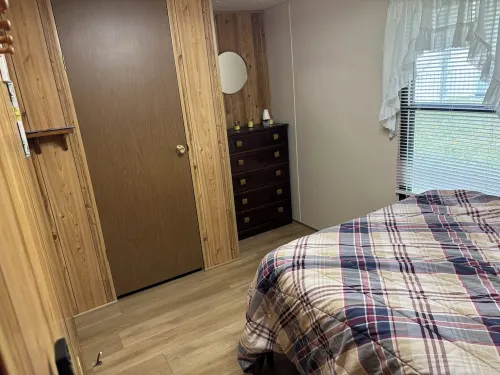 Lake Cumberland Retreat #1 near Somerset, Boat Ramps and Pet Friendly.
