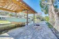 Private Dock Riverfront Homosassa Home! - parking