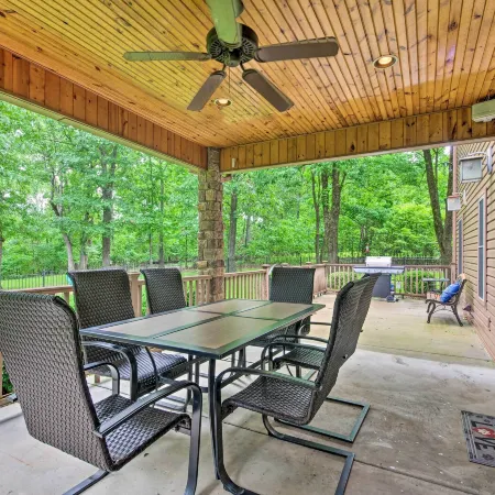 Spacious Family Home w/ Fire Pit on Norfork Lake!