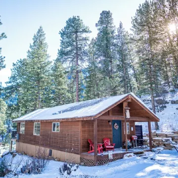 Private Hiking Trail! 2.4 Miles to Estes Park, Near Rmnp w/ King Bed. Dogs ok!