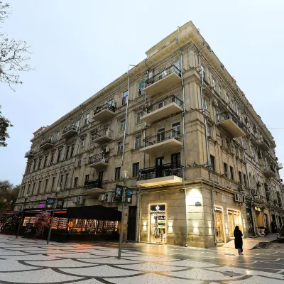 阿茲克特酒店 鄰近Baku Central Railway Station的酒店