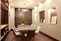 Zeus Essence Bucharest, Trademark Collection by Wyndham - boutique