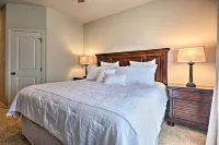 College Station Townhouse w/ Private Patio - Apartments