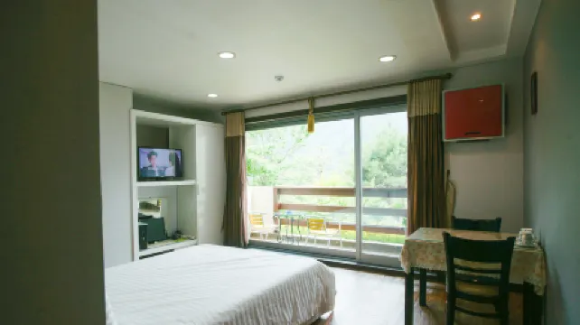 Yangyang Denver House Pension