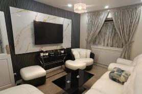 House-Sleeps 5 Person -Etihad Stadium 15 Min Drive