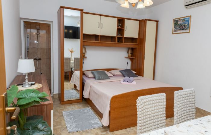 Apartments Sea Line - Two Bedroom Apartment with Terrace and Sea View