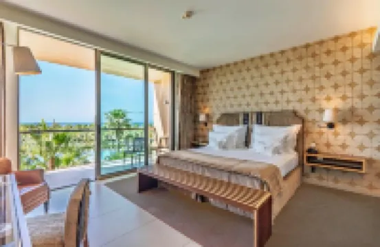 Wine & Books by the Sea, Algarve Resort