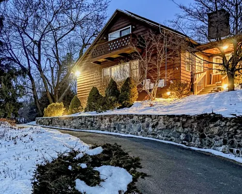 Private Beautiful Home - Family Friendly - 1 min. Walk to Candlewood Lake 新費爾菲爾德酒店