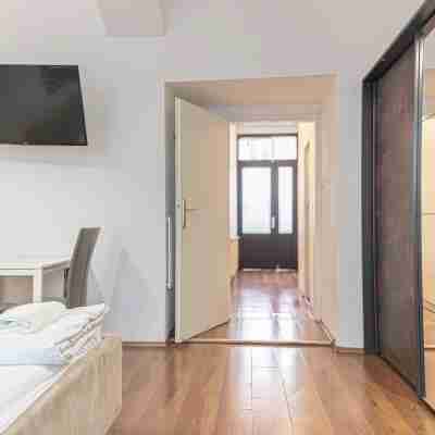 Comfy 1Br Aprt, in Central Vienna with Great Amenities Rooms