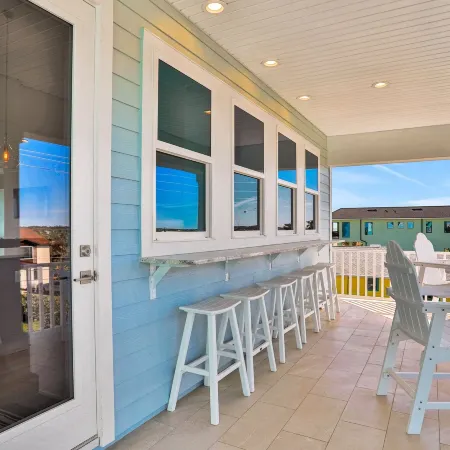 Brand new Oceanfront Home With Private hot Tub,outdoor Shower and Grill