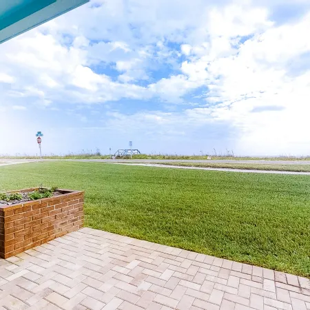 Fabulous Oceanfront Find in Flagler Beach w/Shared Pool, WiFi, Central AC, W/D