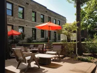 Hotel Pontotoc Hotels near Statue of Elvis