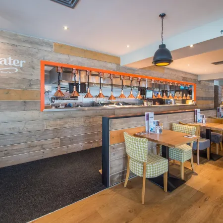 Premier Inn Farnborough Town Centre