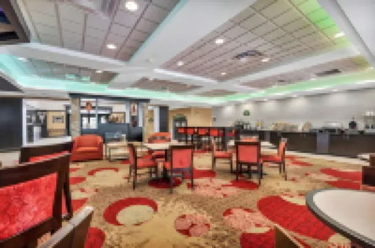 Holiday Inn Express & Suites RALEIGH WEST - LENOVO CENTER by IHG