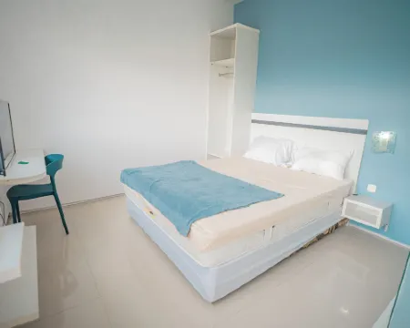 Pratisarawirya Guesthouse by Ecommerceloka Hotels in Mulyorejo